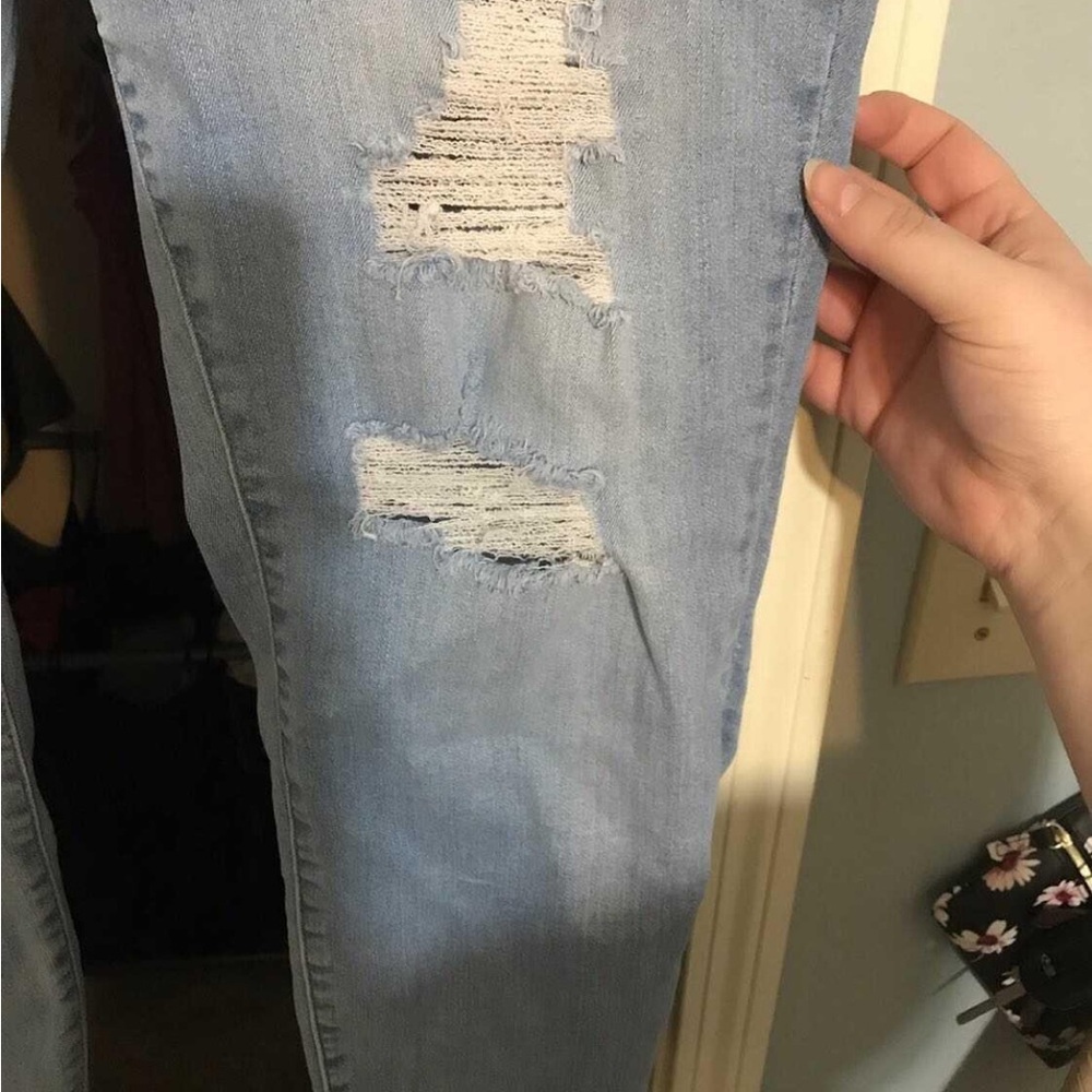 Universal Thread jeans. - Picture 3 of 5